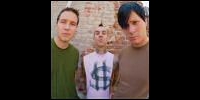 Új Blink-182 album a polcokon