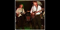 Péntek esti korlenyomatos Balaton koncert a Gödör Klubban