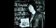 Szobor Johnny Ramone-nak