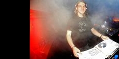 James Zabiella Budapesten, a Debut 4. Születésnapján