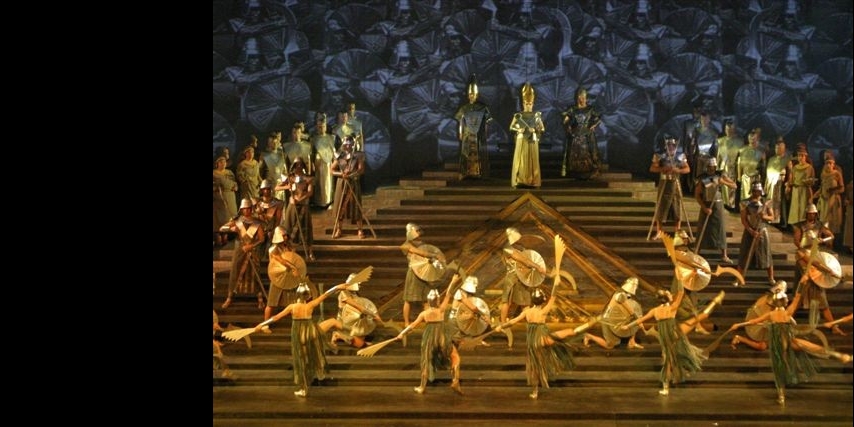 AIDA - monumental Opera On Fire