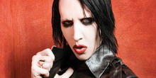Ismét együtt Manson és Twiggy