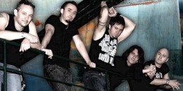 Új kislemezdal a SnakeHeart-től