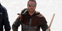 Russell Crowe nem is modortalan!