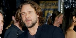 Russell Crowe fél, hogy elkopik