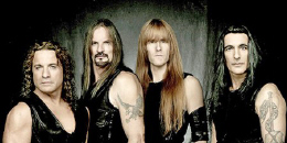 Manowar - perben állnak