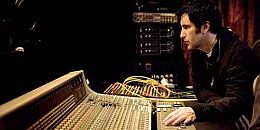 A Nine Inch Nails újrakeverve kiadja első, Pretty Hate Machine című albumát