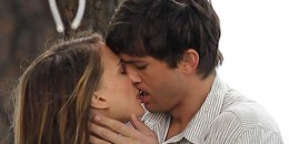 Ashton Kutcher évekig könyörgött Natalie Portmannek