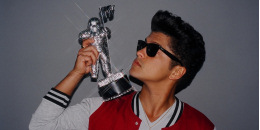 Bruno Mars a Video Music Awards színpadán