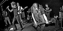 Ma este: Johnny Roger a Rocktogonban