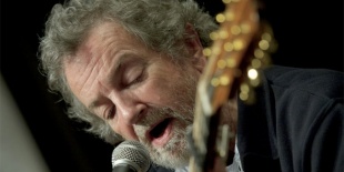 Andy Irvine Warwick hangszerbemutatója a Zúzdában