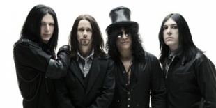 Slash: budapesti koncert februárban - Az egykori Guns gitáros legújabb lemezét hozza a Budapest Arénába