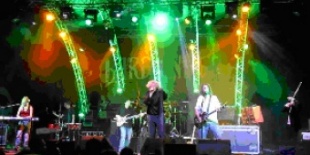 Müller, Kirschner  and friends koncert a Gödörben