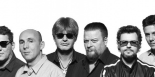 Rocklegendák egykoron és ma - Kitárt szívek földjén az Ismerős Arcokkal