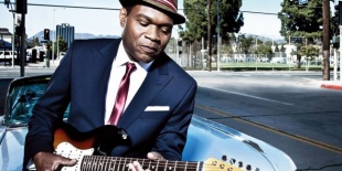 Újabb blues csillag hazánkban: The Robert Cray Band (USA)