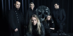 Apocalyptica: új lemezzel és énekessel érkezik Budapestre a cselló-metal zenekar