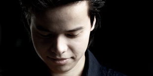Fiatal hegedűvirtuóz, Roman Kim lép fel a Liszt Ferenc Kamarazenekarral