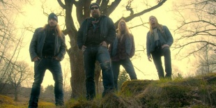 Tradicionális doom metal est - Goatess (SWE), Ygfan, Burning Full Throttle, No Eves