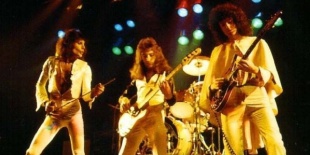 A Queen ´75-ös Hammersmith Odeon koncertje az Urániában