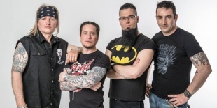 Fortuna címmel jelent meg a Black Jack zenekar kétnyelvű korongja
