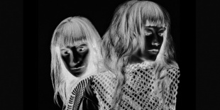 A sötétség körülölel - újra Budapestre vágtat a Dark Horses