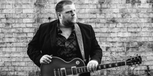 Brit nemzeti blues kincs Budapesten - Danny Bryant