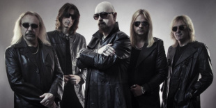 Itt egy új videó a ma fellépő Judas Priest-től