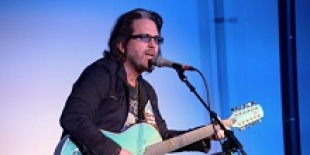 Akusztikus szettel érkezik hazánkba Kip Winger