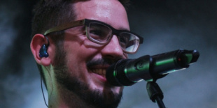 LÓCI JÁTSZIK