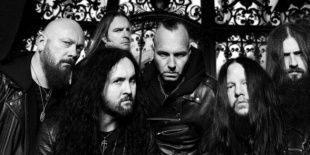 Sinsaenum: extrém metal supergroup a Dürer Kertben - Joey Jordison, Csihar Attila és Frédéric Leclercq