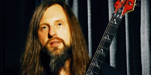 Elhunyt az All That Remains gitárosa, Oli Herbert