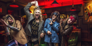 Jön a Steel Panther a Barba Negrába