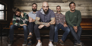 A 10 éves Constellations számaival érkezik az August Burns Red