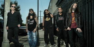 Sons Of Apollo: így játszották a Labyrinth című dalt nagyzenekarral