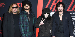 Visszatér a Mötley Crüe