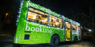 Fénybusszal járja a gyermekotthonokat a Bookline