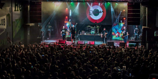 Romer: Jubileumi kiadvány érkezik a Nemzeti Dal ünnepén, megnézhető a teljes ´56 lángja´ rockmegemlékezés