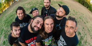Dirty Shirt: márciusban újra Budapesten lép fel a román hardcore/folk metal zenekar