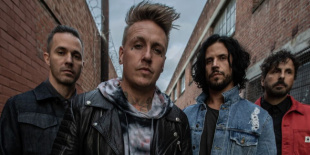 Jerry Horton gitáros nélkül érkezik a Papa Roach