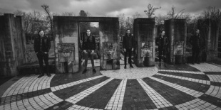 Szeptemberben Dead Quiet album
