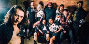 Júniusban érkezik a Gogol Bordello