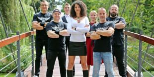 Új énekesnő a Palmetta zenekar élén, hallgasd meg a Kalapács feldolgozásukat!