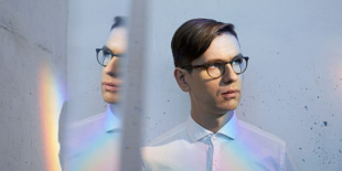 Újra megnyílik a Müpa virtuális hangversenyterme: Várdai István és Víkingur Ólafsson koncertjével folytatódnak a Müpa Home online közvetítései