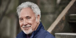 Feldolgozás-albummal tér vissza Tom Jones