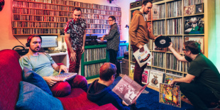 Itt a második Savages Y Suefo album: Brotherhood (The Greek Connection)