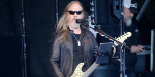 Új szólólemez Jerry Cantrell-től, itt az első klip