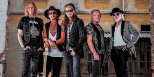 Közel harminc év után újra Budapesten az Aerosmith - az estét a Road nyitja!