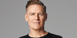 Bryan Adams új dala, a „Kick Ass” John Cleese közreműködésével