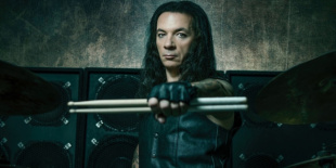 Manowar: beugró dobossal vágnak bele a turnéba