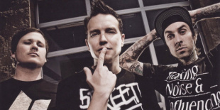 Újra összeáll a klasszikus felállásban a Blink-182
